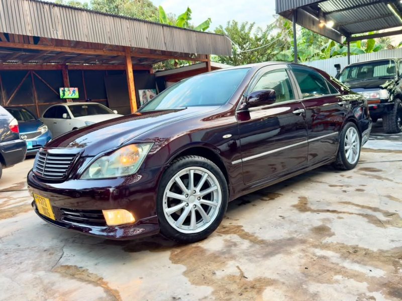 toyota-crown-athlete-small-2