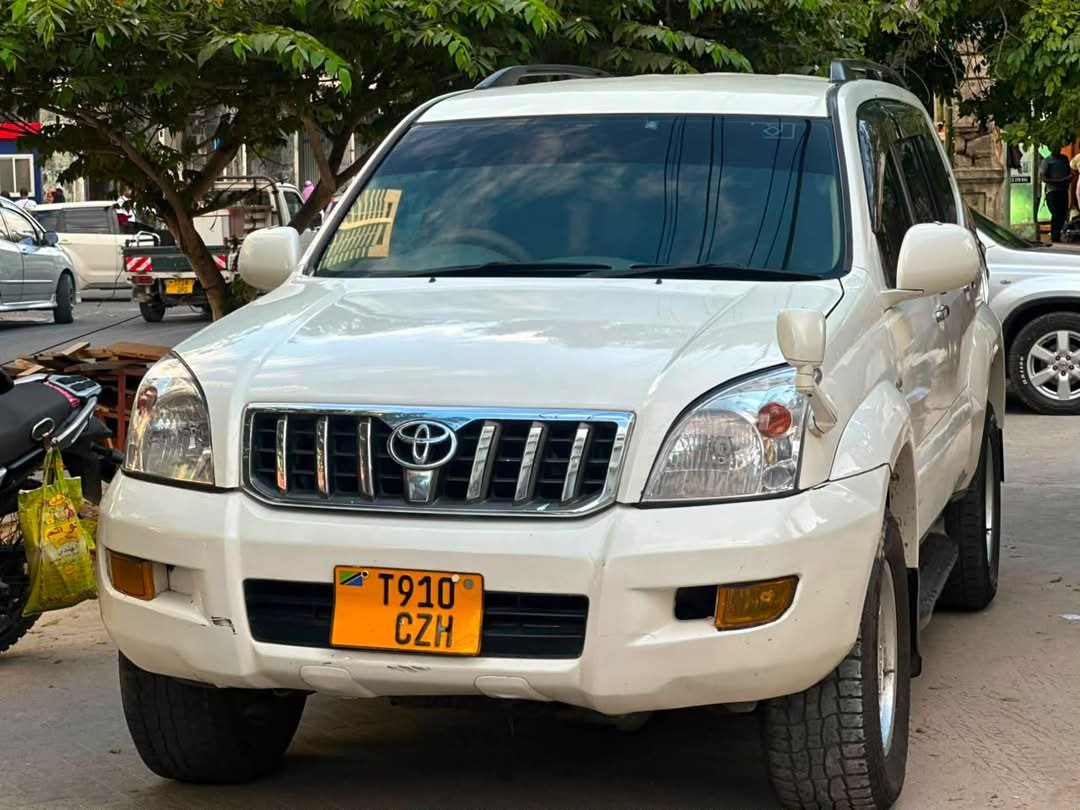 toyota-landcruiser-prado-120-big-1