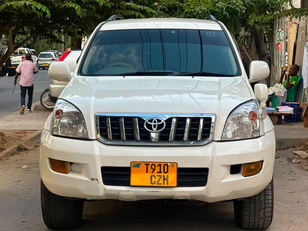 toyota-landcruiser-prado-120-big-0