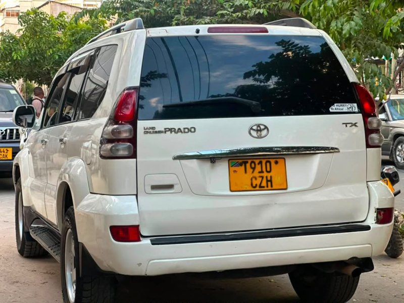 toyota-landcruiser-prado-120-small-2