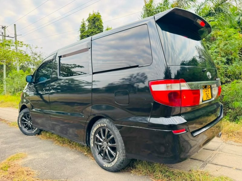 toyota-alphard-small-3