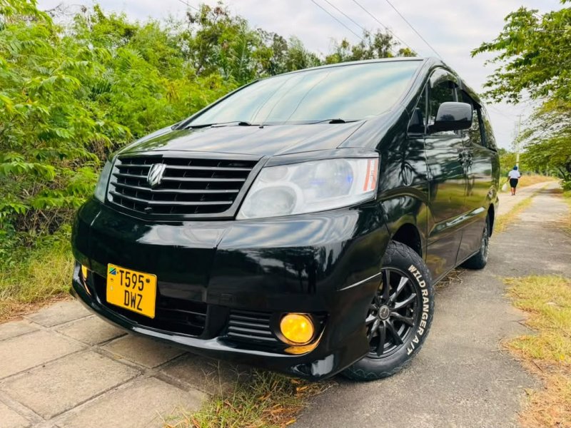 toyota-alphard-small-4