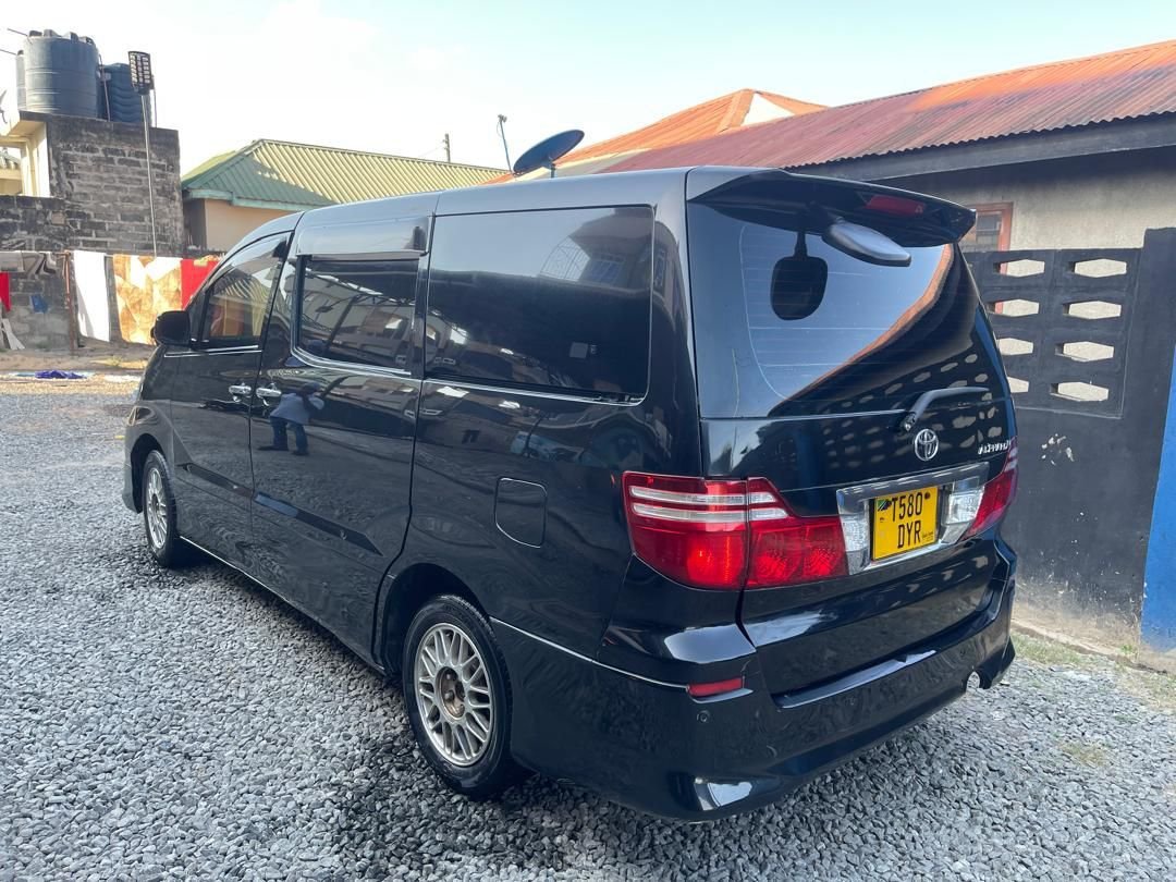 toyota-alphad-big-1