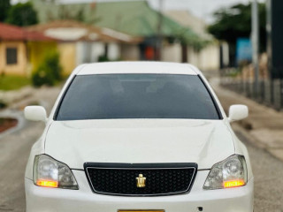 toyota-crown-athlete