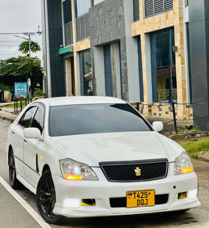 toyota-crown-athlete-big-4