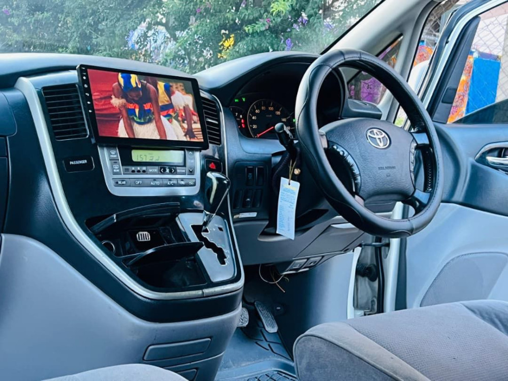 toyota-alphard-big-3
