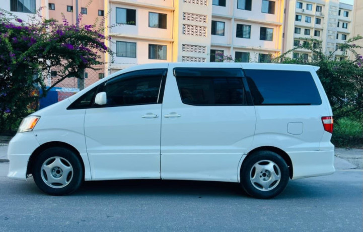 toyota-alphard-big-4