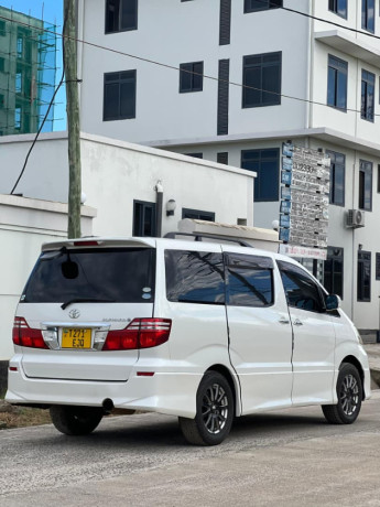 toyota-alphard-new-model-big-1