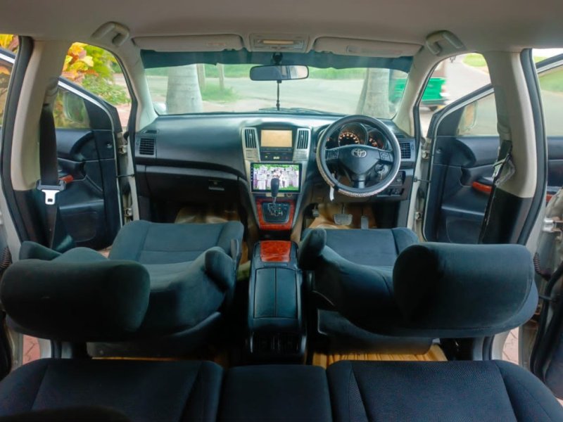 toyota-harrier-new-model-small-3