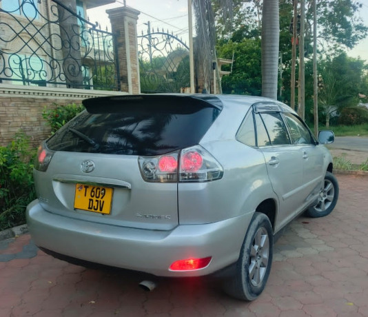toyota-harrier-new-model-big-1