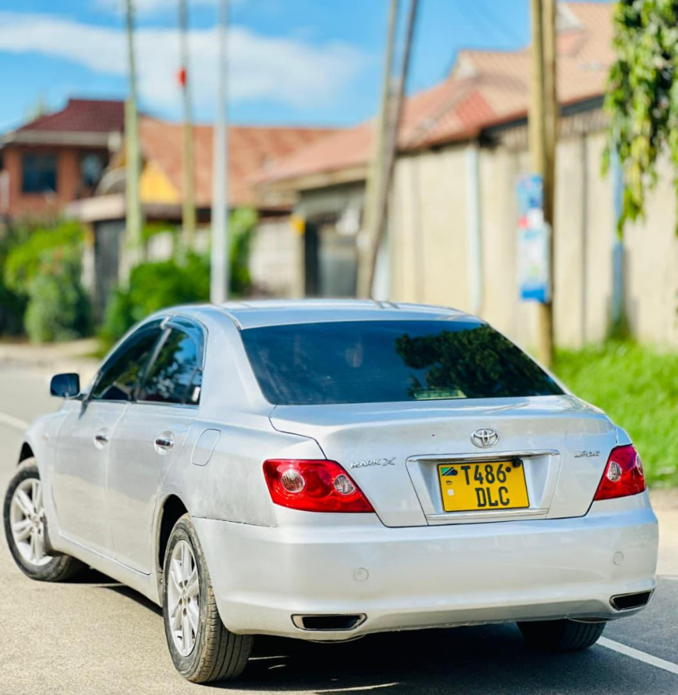 toyota-mark-x-big-1