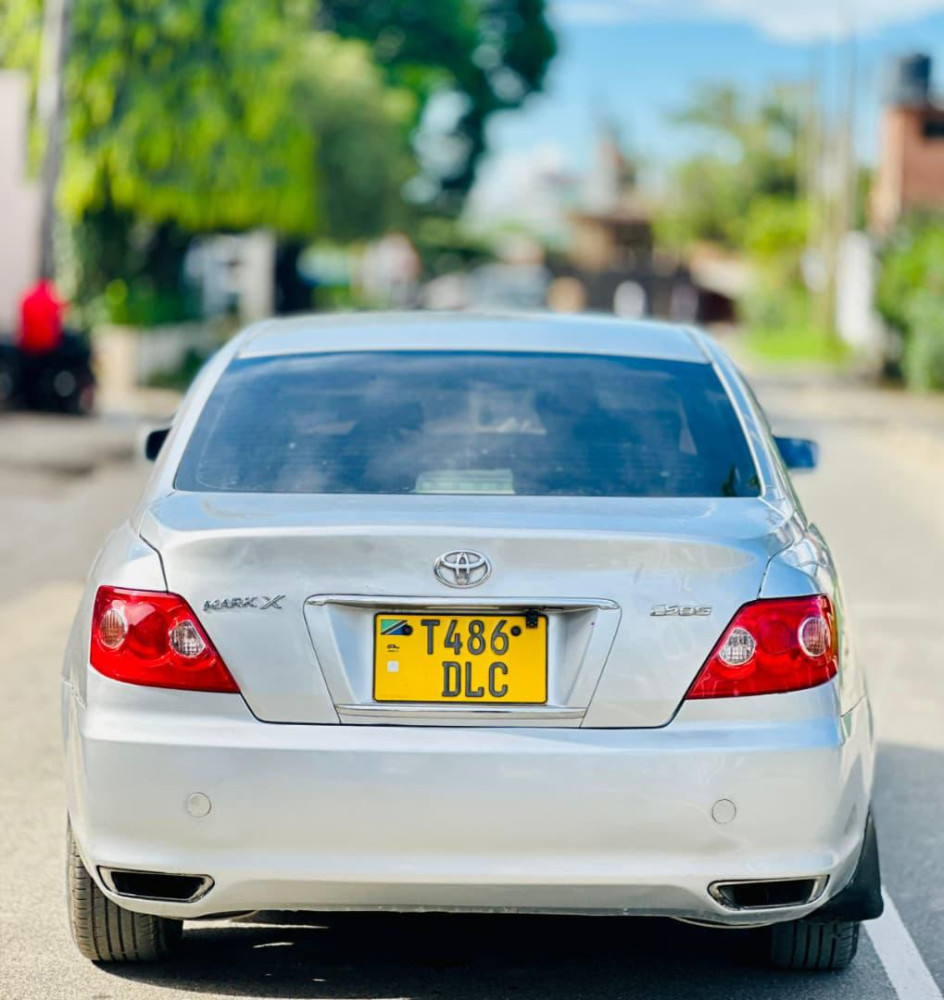 toyota-mark-x-big-4