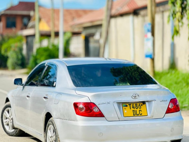 toyota-mark-x-small-1