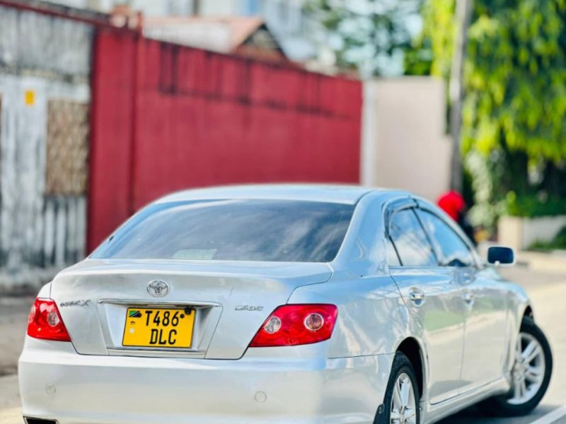 toyota-mark-x-small-2