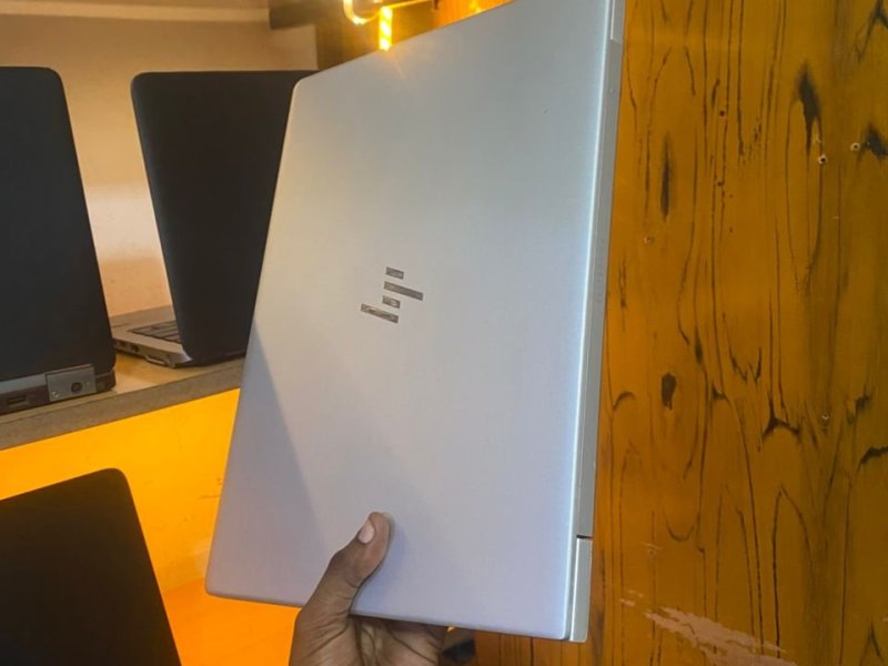 hp-elitebook-840-g6-core-i7-small-3