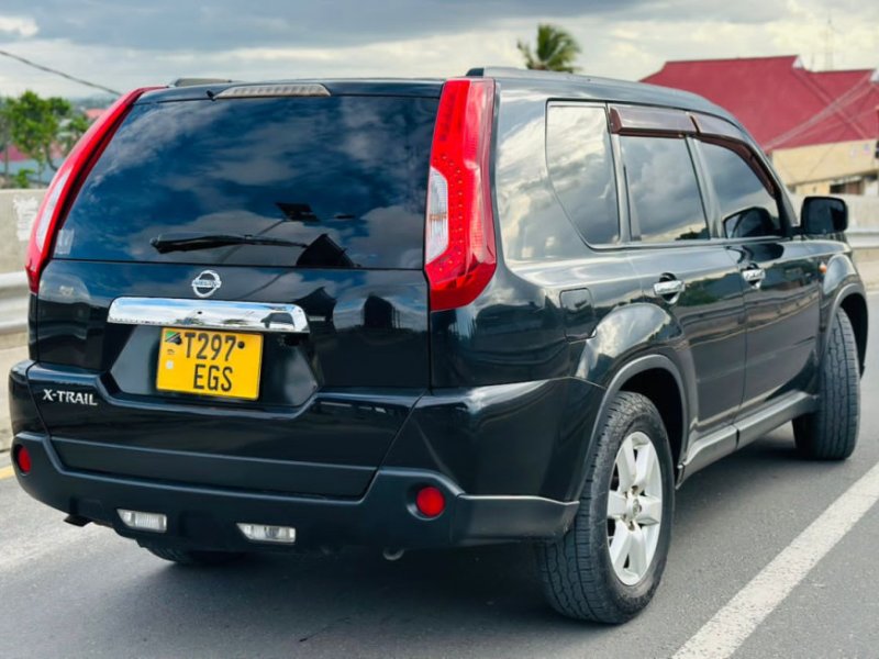 nissan-xtrail-new-model-small-1