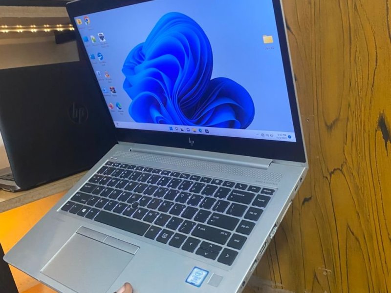hp-elitebook-840-g6-core-i7-small-2