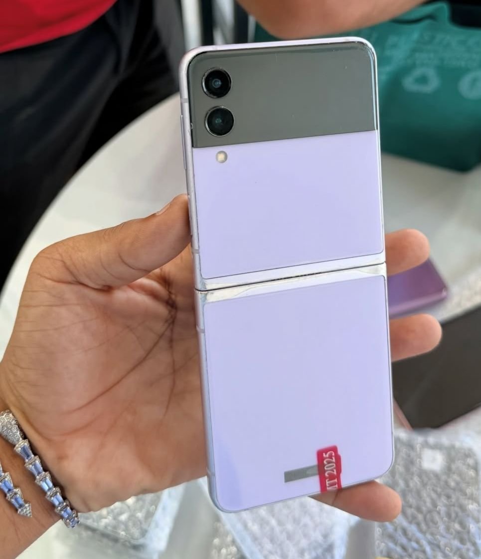 zflip-3-ya-5gb-128gb-ram-8-big-1