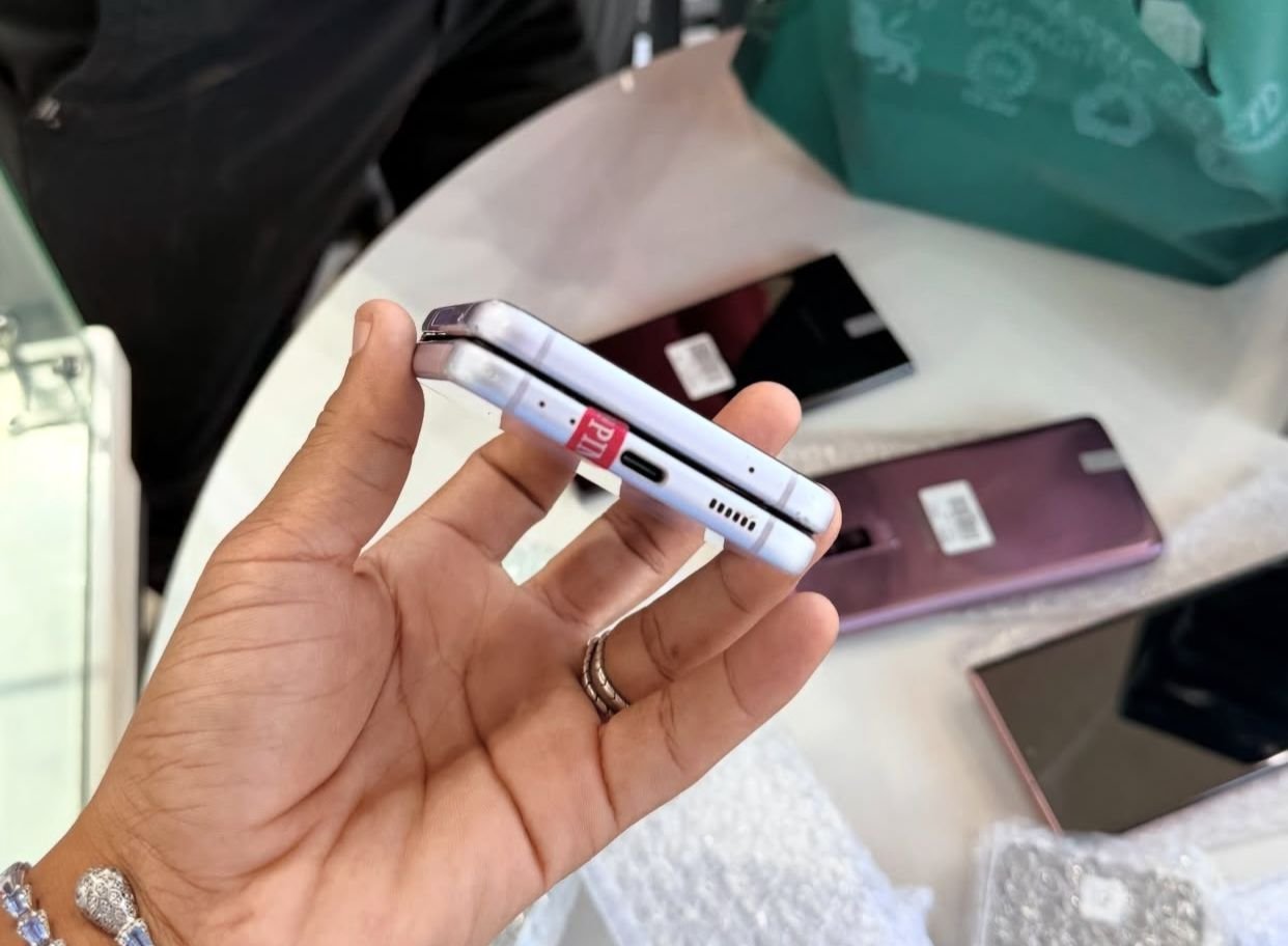 zflip-3-ya-5gb-128gb-ram-8-big-3