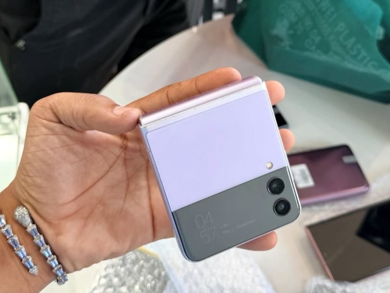 zflip-3-ya-5gb-128gb-ram-8