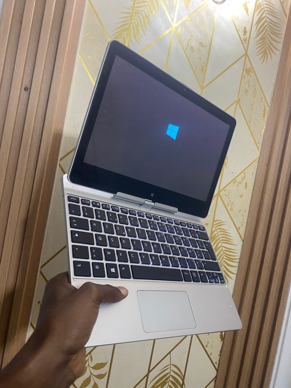hp-revolve-810-g3-touch-screen-big-1