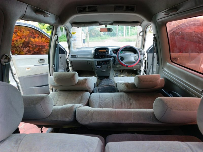 toyota-noah-sr40-small-2