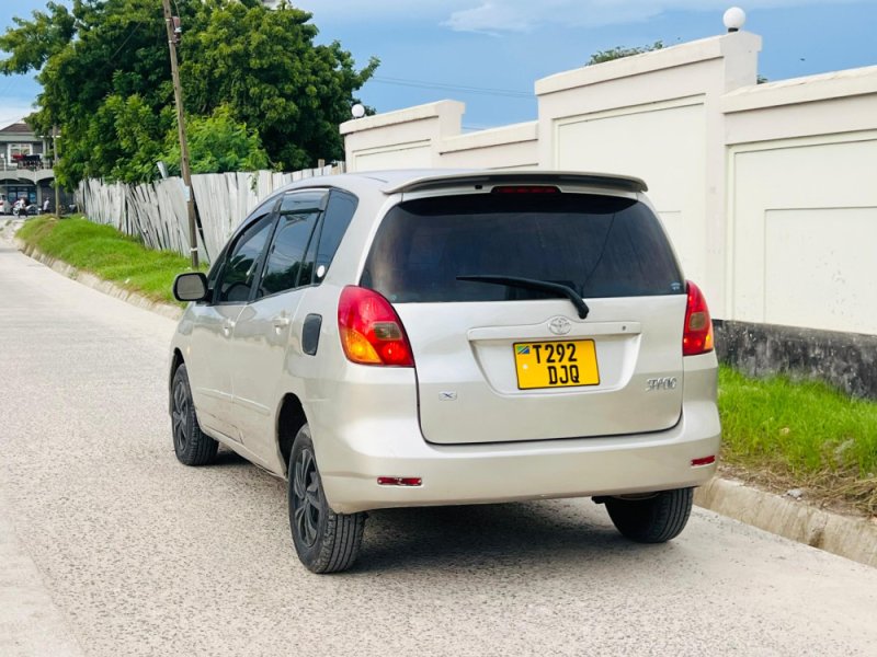 toyota-spacio-small-1