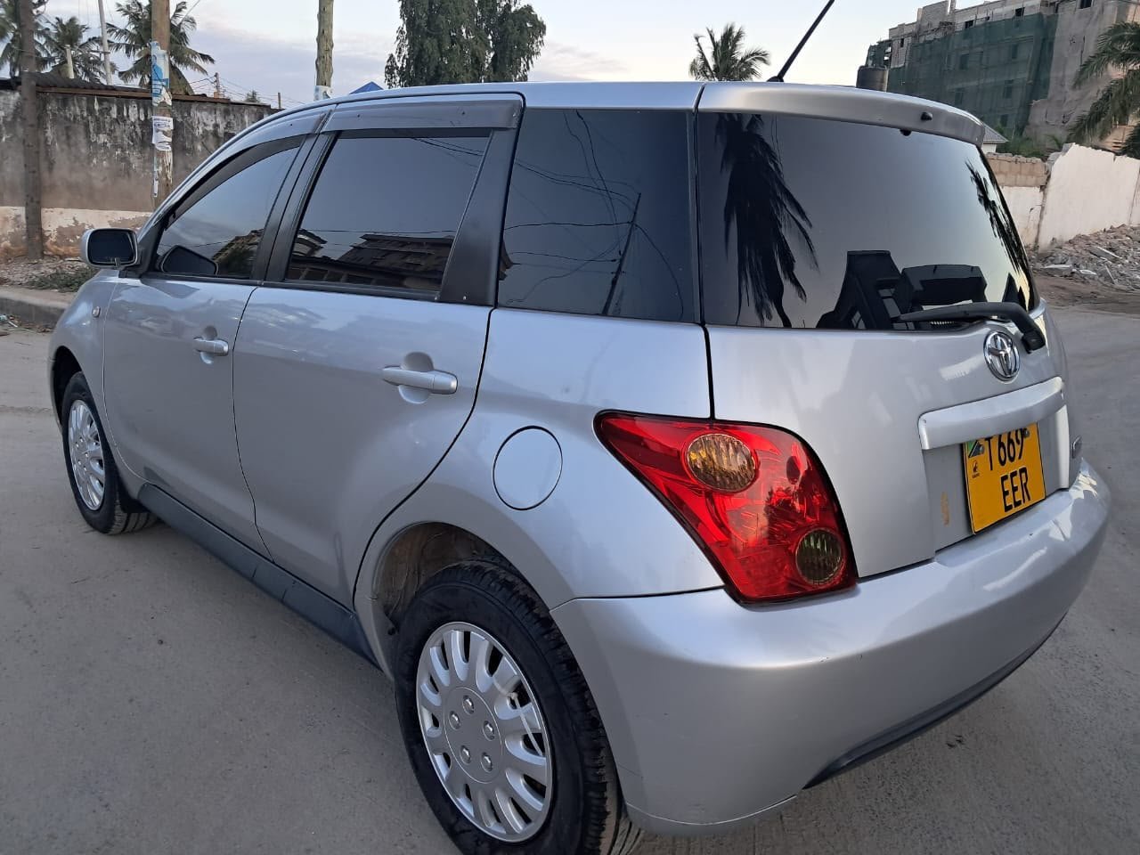 toyota-ist-chakufugwa-big-2