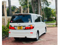 toyota-alphard-small-2