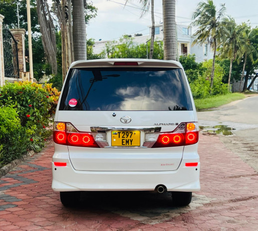 toyota-alphard-big-4