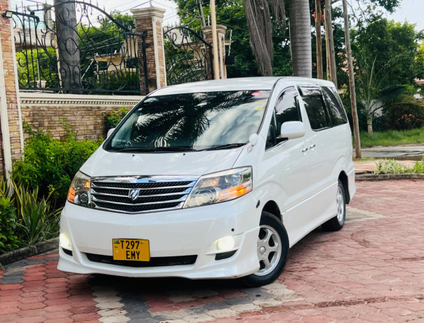 toyota-alphard-big-1