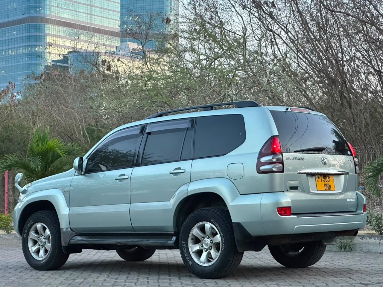 toyota-prado-120-big-1