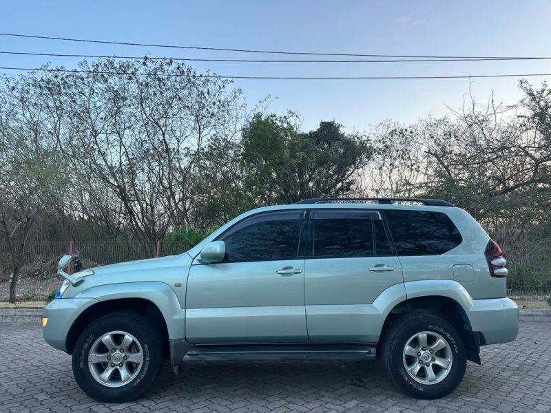 toyota-prado-120-small-3