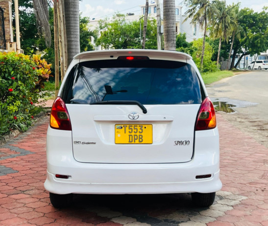 toyota-spacio-big-4
