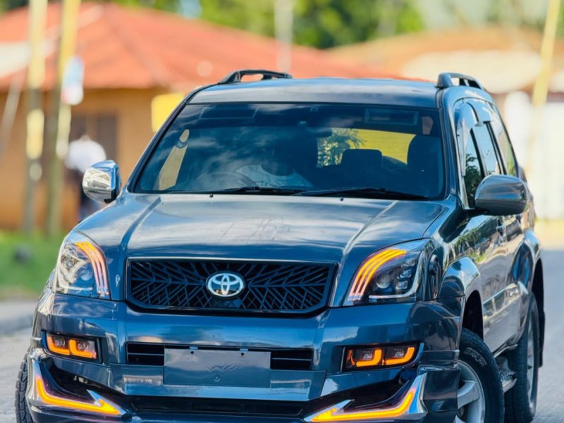 toyota-landcruiser-prado-small-2