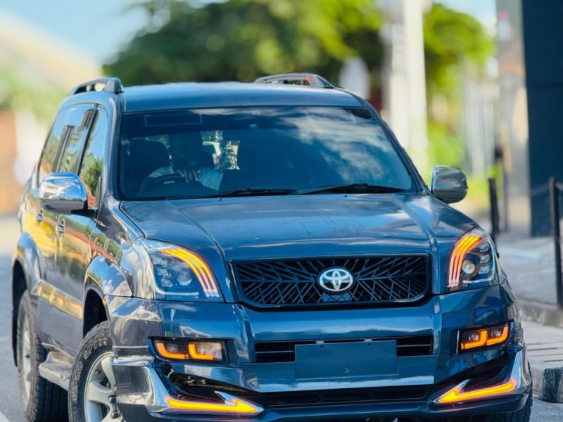 toyota-landcruiser-prado-small-3