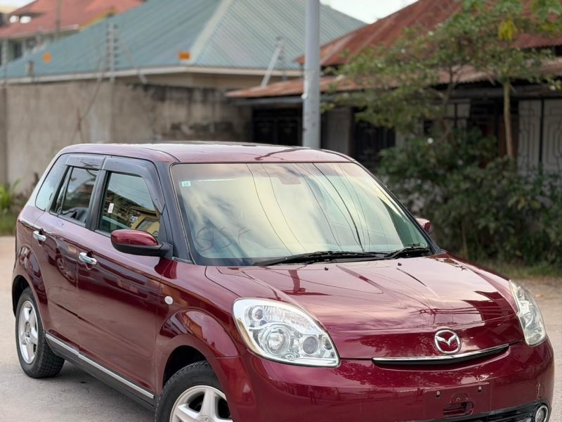 mazda-verisa-2012-small-4