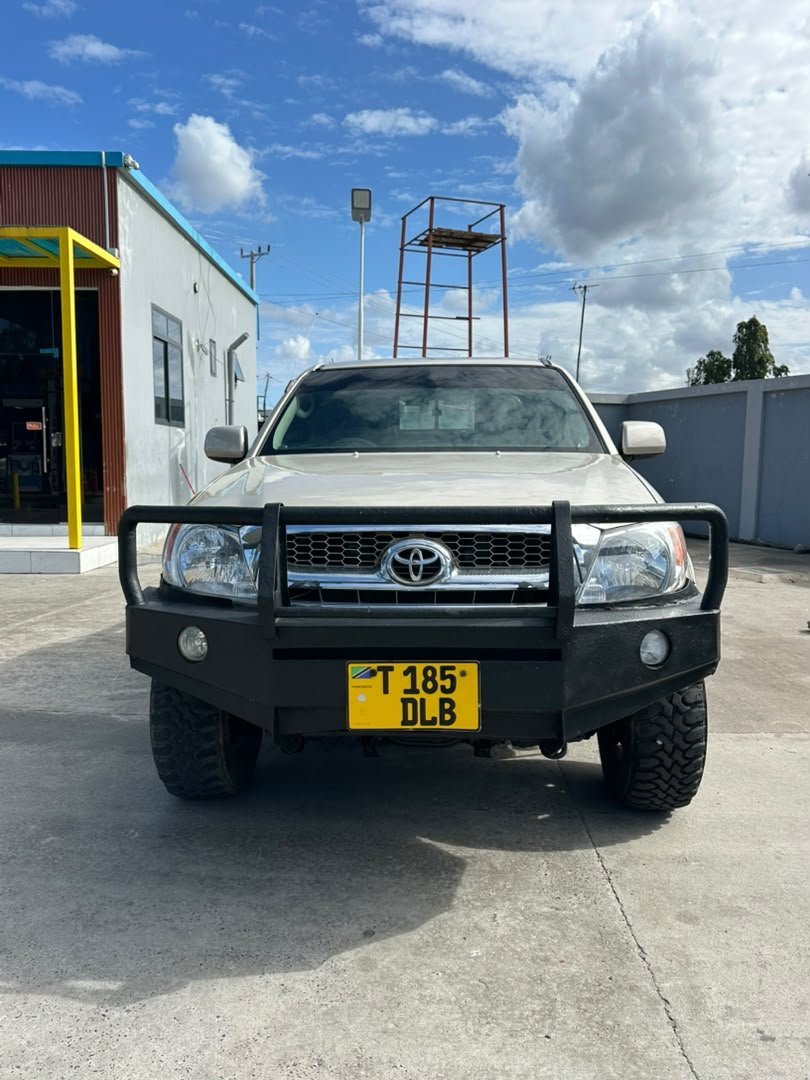 toyota-hilux-viggo-big-0
