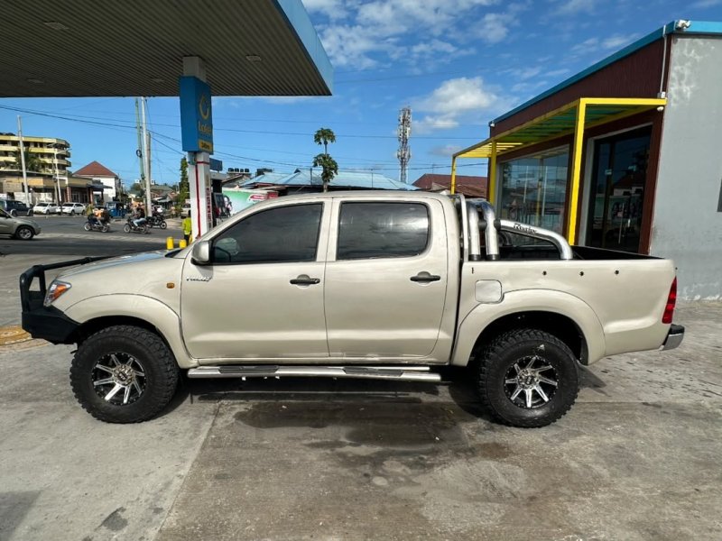 toyota-hilux-viggo-small-3