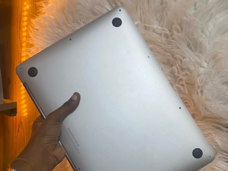 macbook-air-2015-small-1